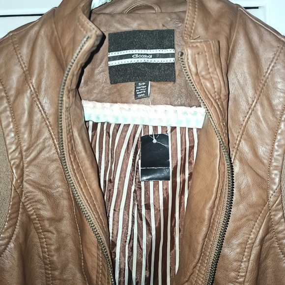 Women's Leather Jacket - Picture 3 of 3